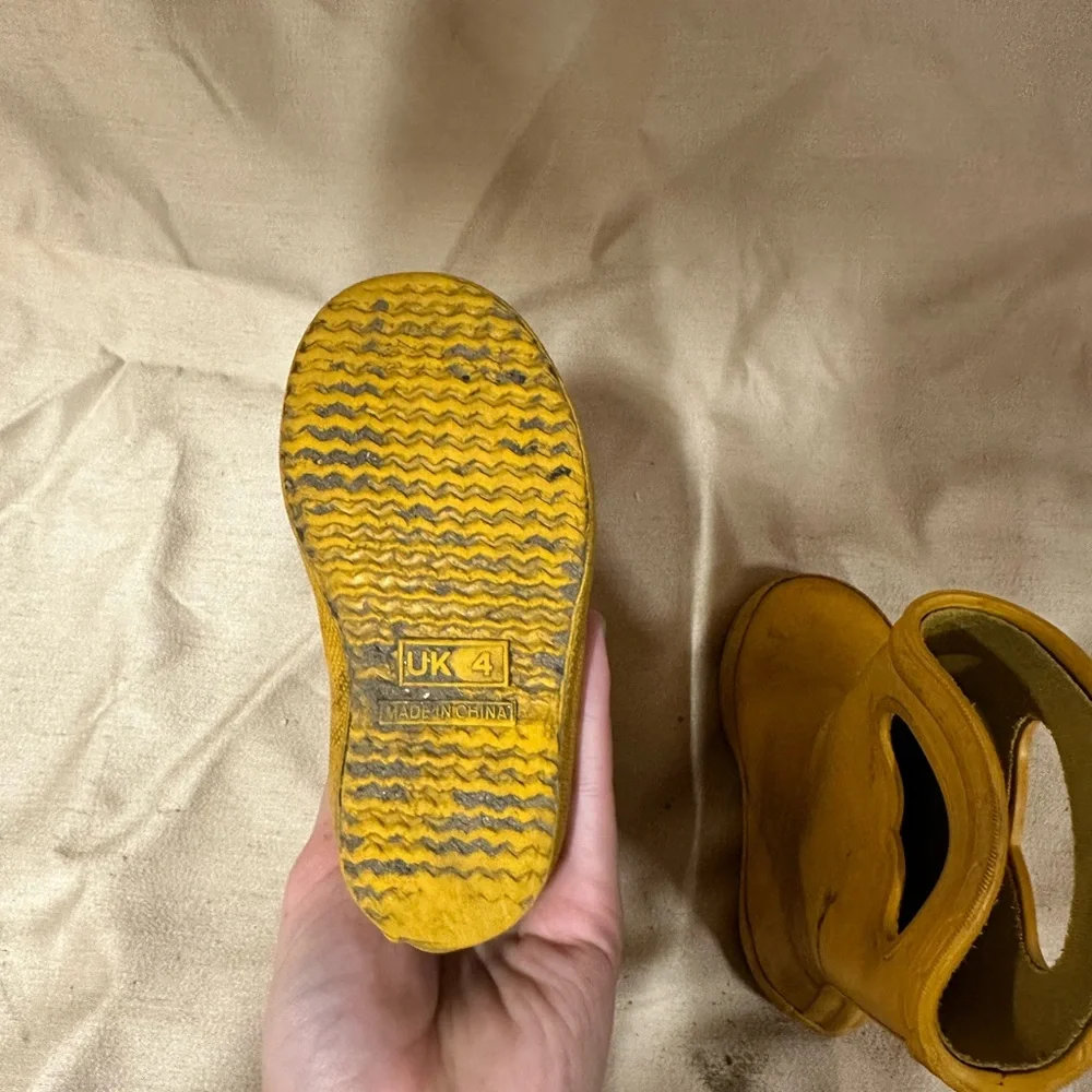 Hunter Yellow Rain & Snow Boots Waterproof Pull-On
